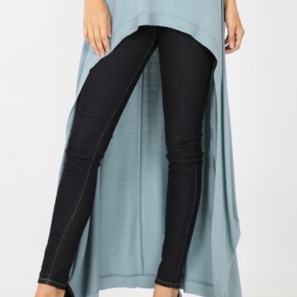 PLUS High-Low Longline Top - Picture 3 of 5